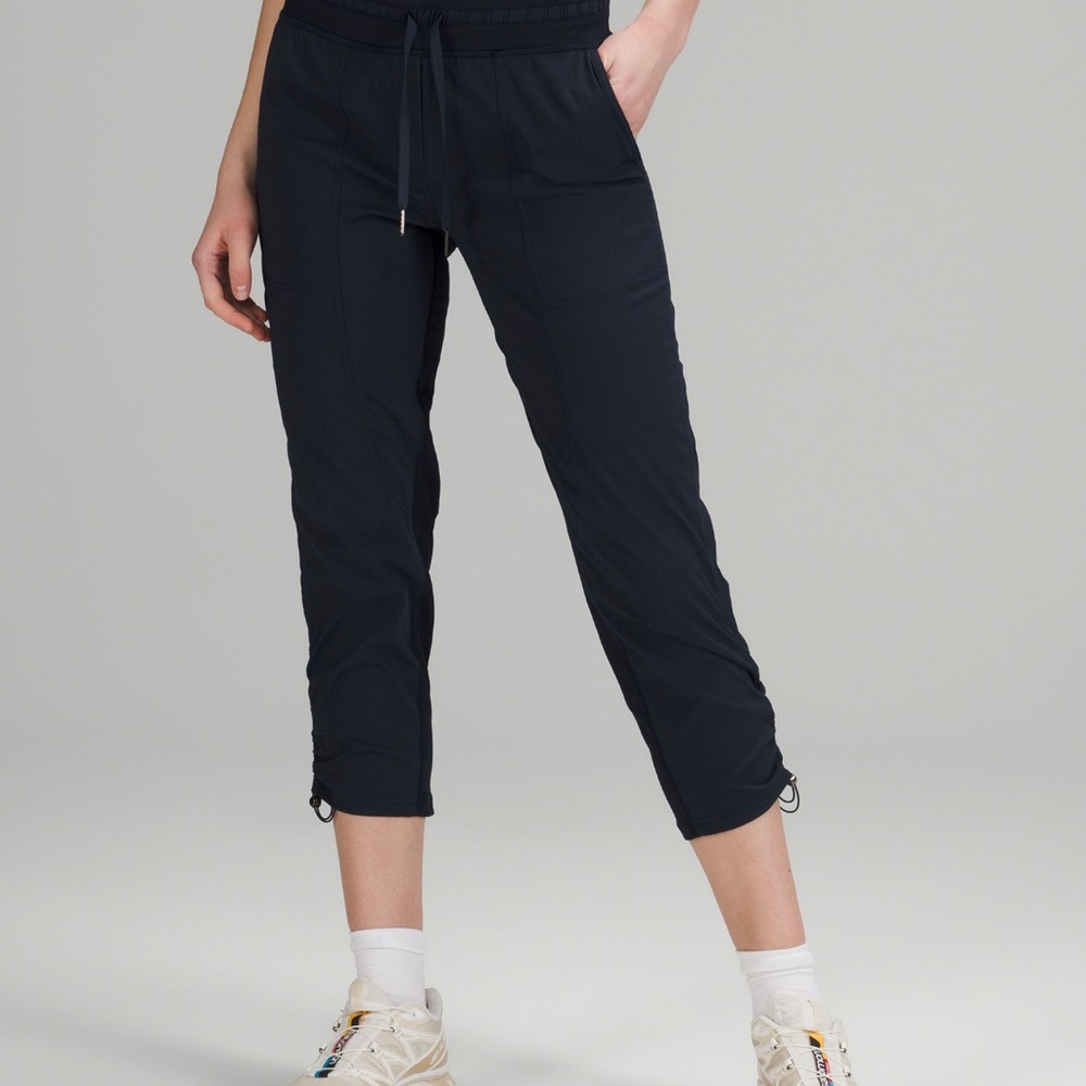 Lululemon Studio Crop pants size 10